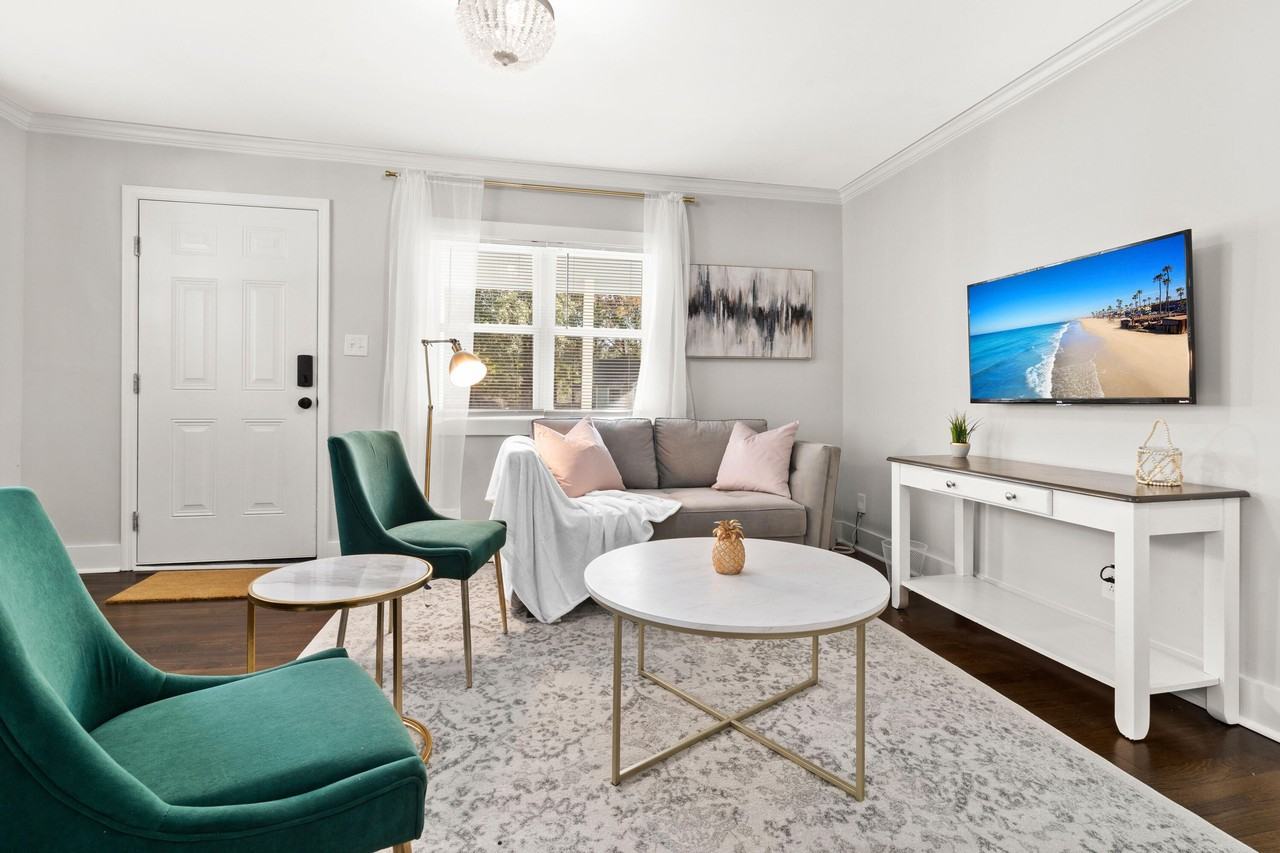 1436 E Montague Ave - Photo 5 of 28