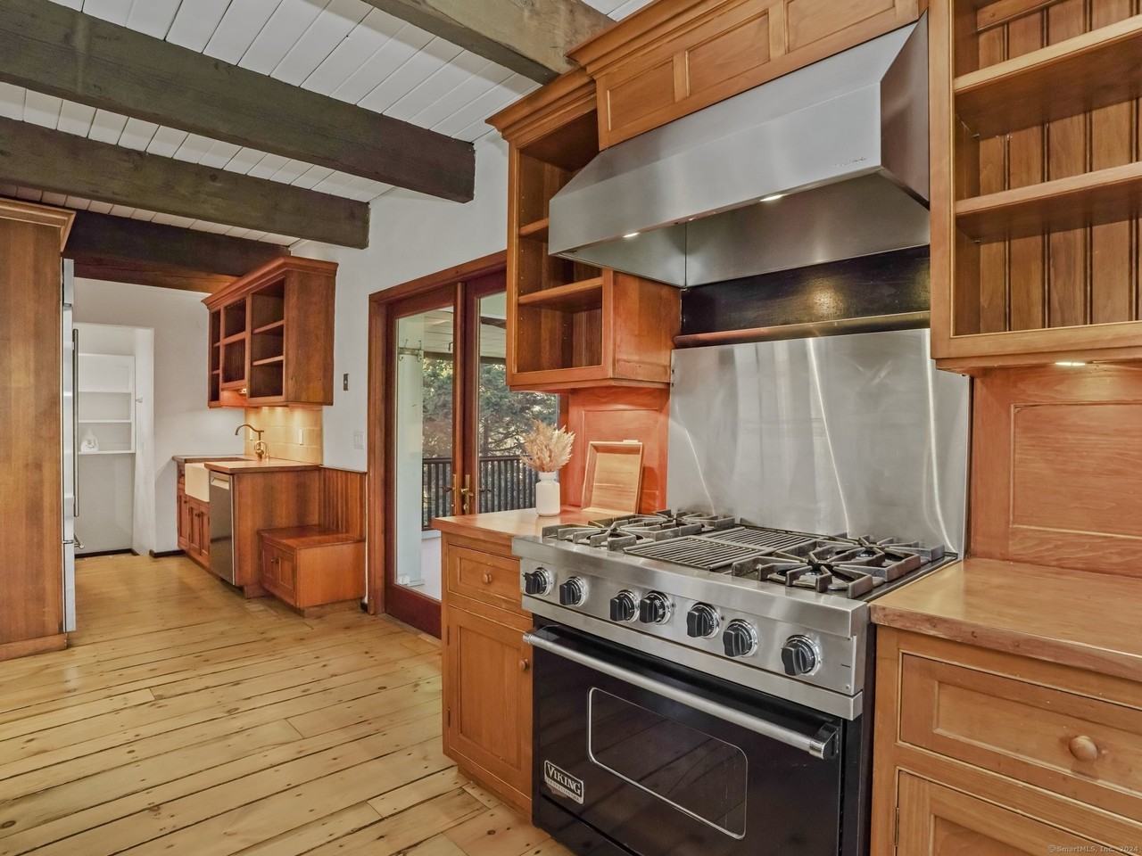 8 Bayberry Rdg Rd - Photo 7 of 36