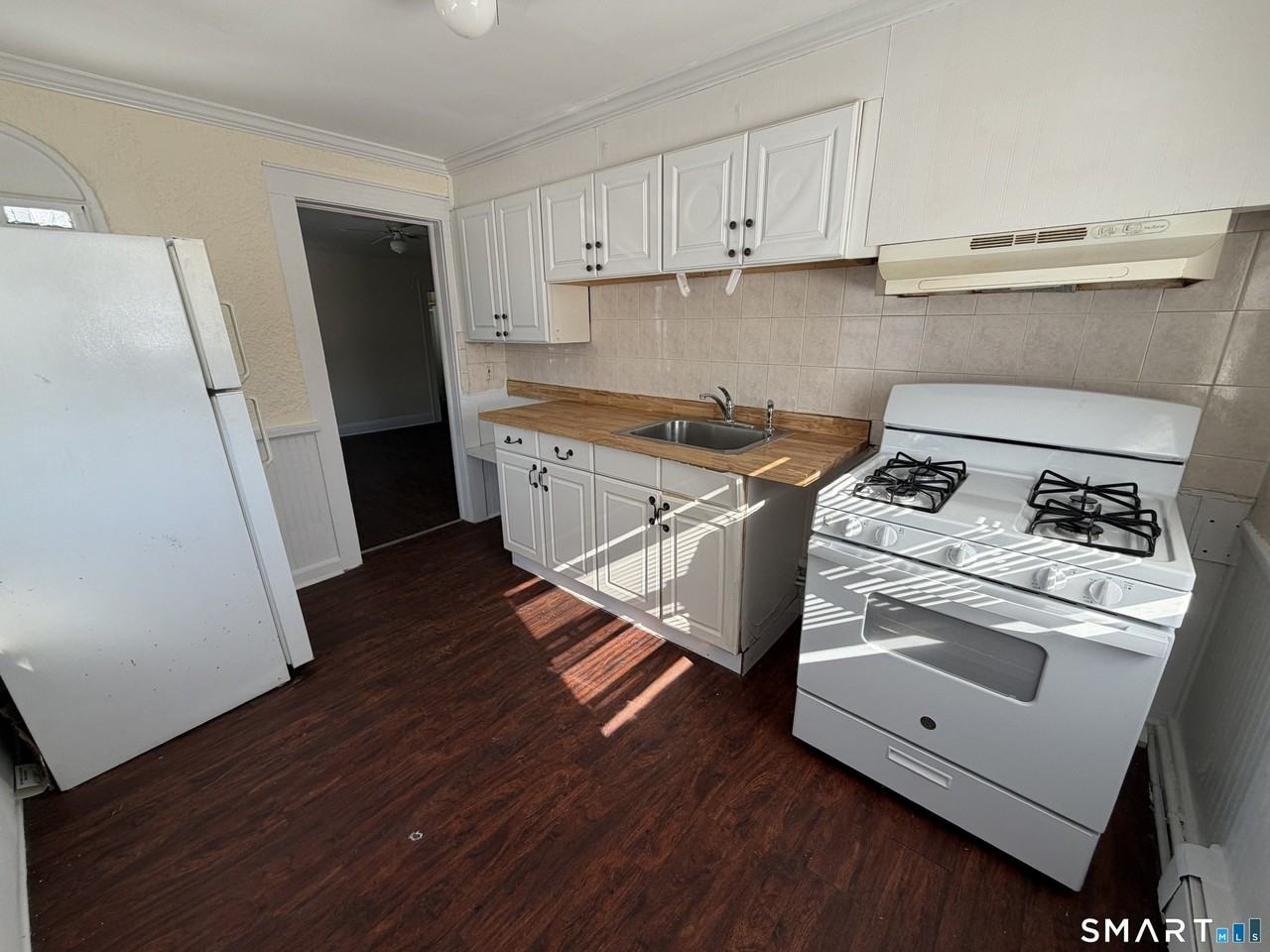 61 Van Zant St Apt 2 #2 - Photo 5 of 10