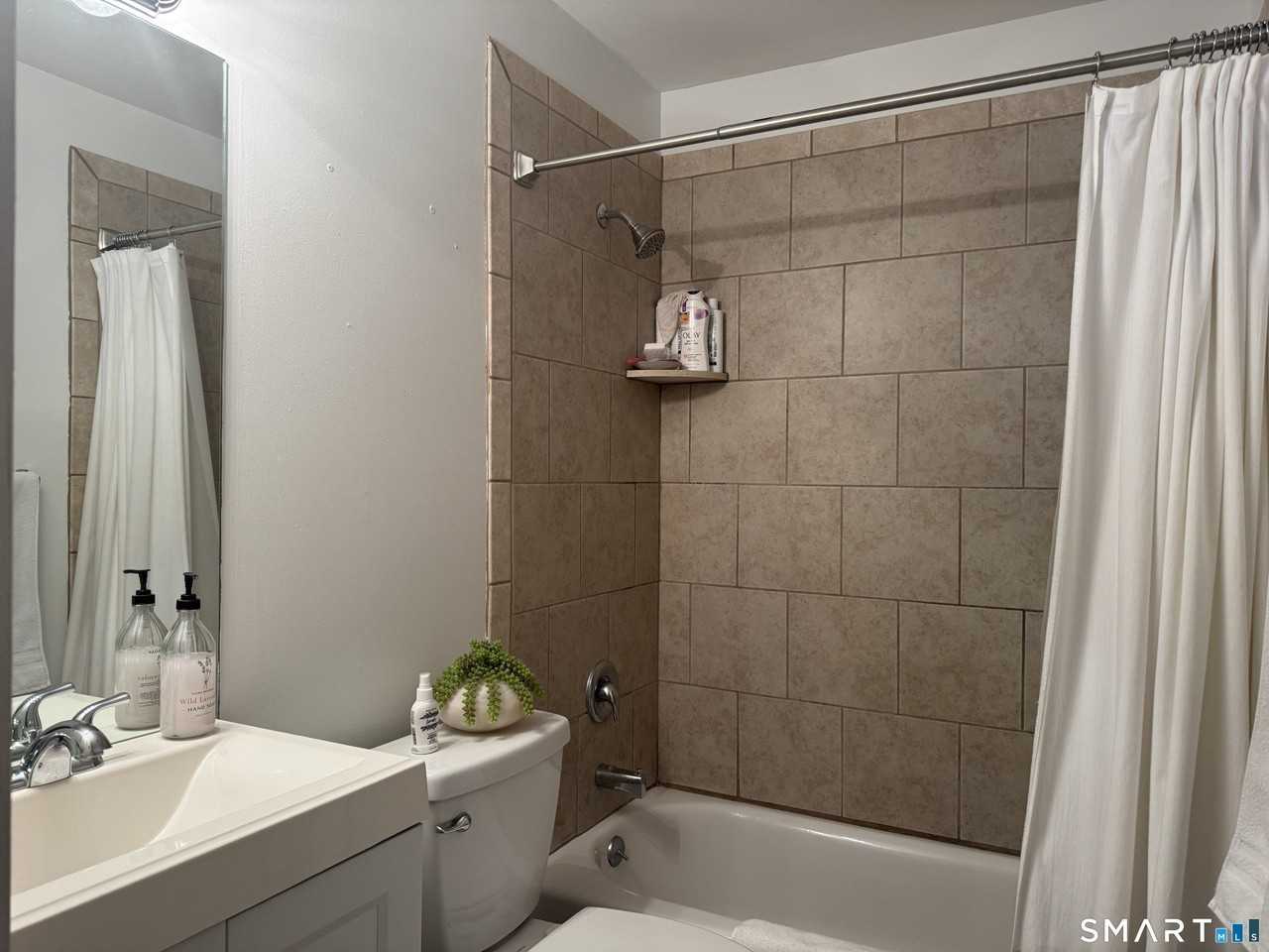 83 Valley Dr Unit 83 #83 - Photo 5 of 10