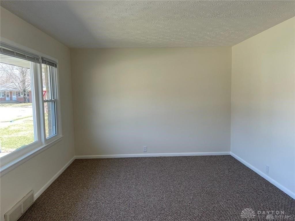 572 Van Tress Dr - Photo 4 of 22