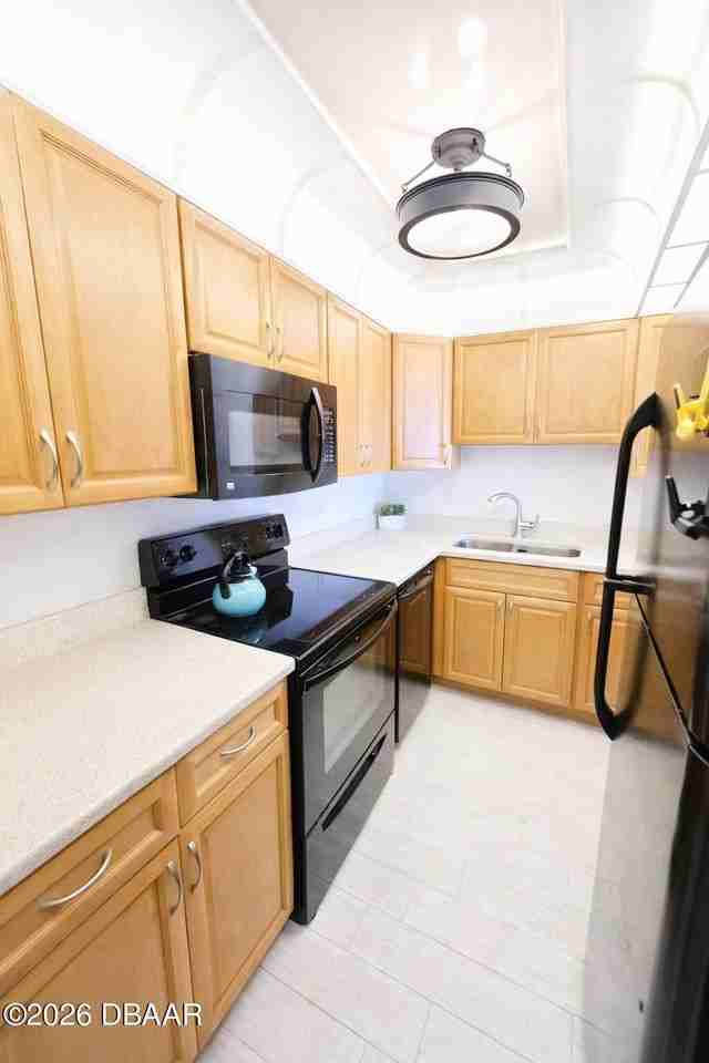 3043 S Atlantic Ave Apt 1605 #1605 - Photo 4 of 11