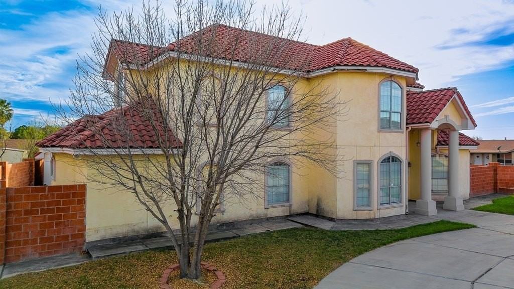 2201 Zacatecas Dr - Photo 2 of 50