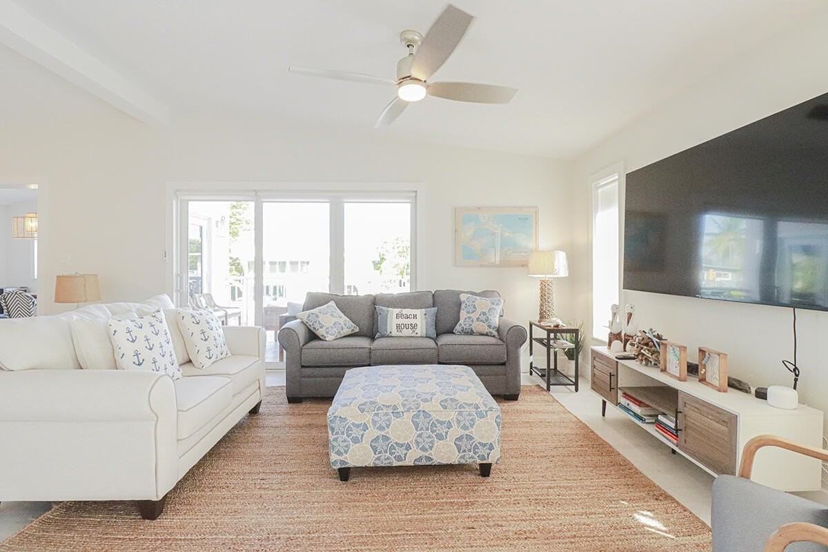 121 Lisbon Ct - Photo 6 of 26