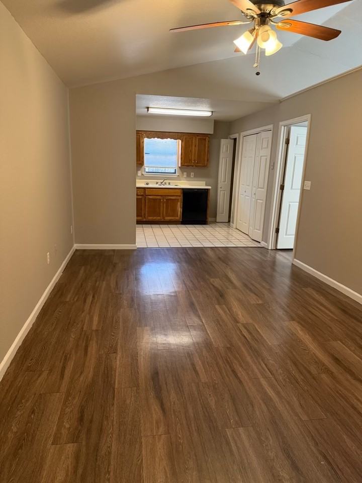 1309 West Matthews Avenue - Photo 2 of 9