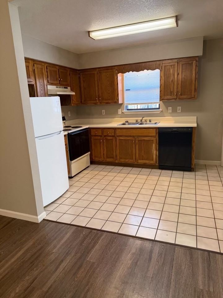 1309 West Matthews Avenue - Photo 5 of 9