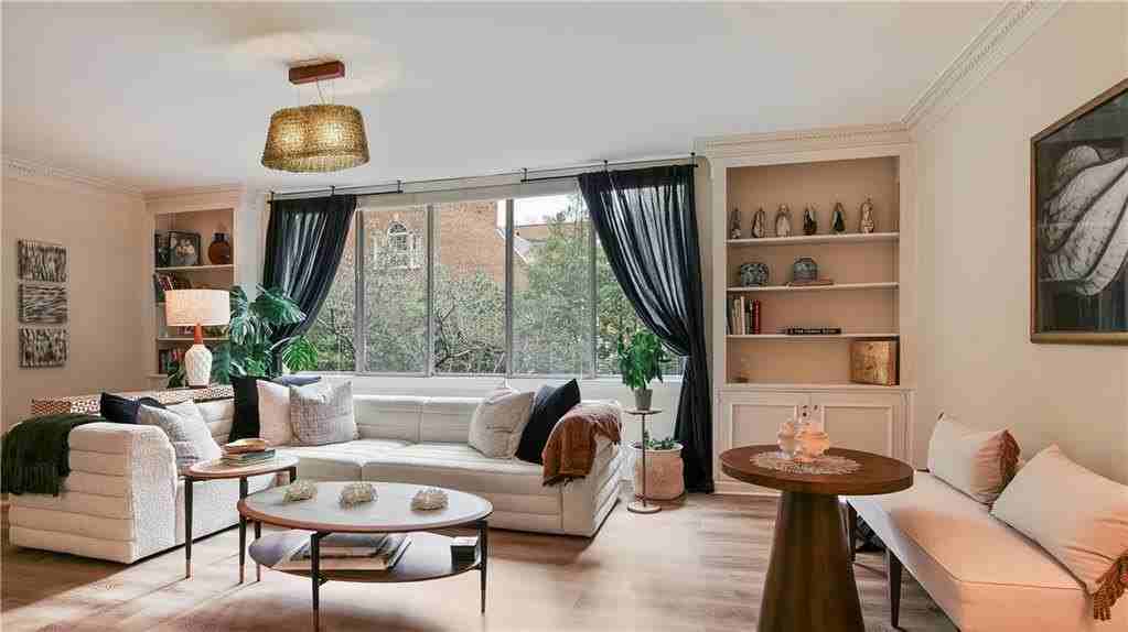 2637 Peachtree Rd Ne Apt 207 #207 - Photo 4 of 28