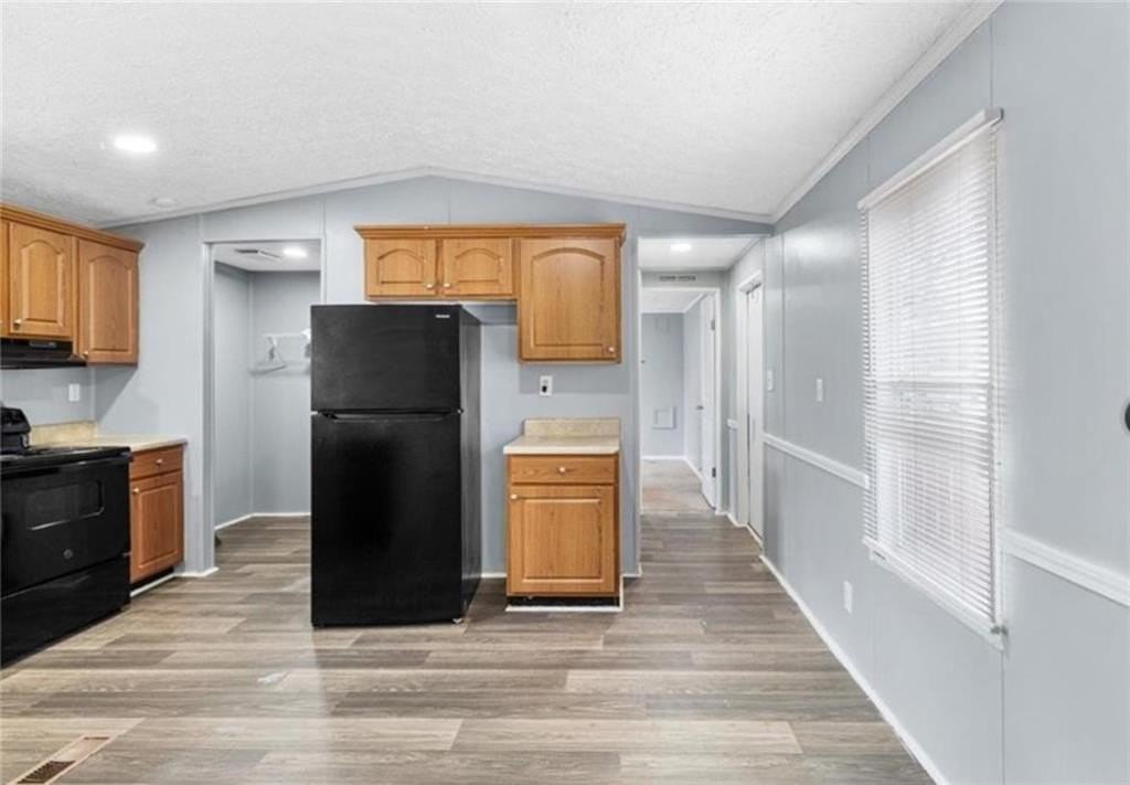 204 Fleetwood Dr - Photo 6 of 12