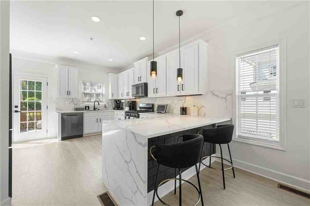 1501 Glen Ivy Bldg 15 - Photo 7 of 14