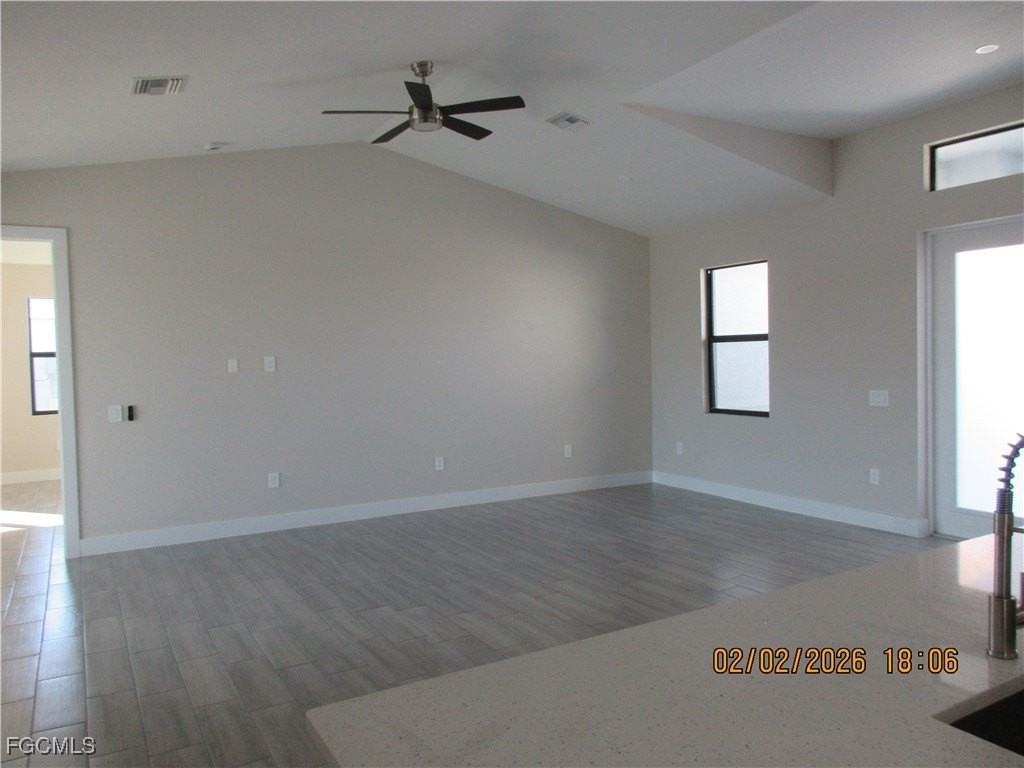 208 Nw 6th St - Photo 2 of 49