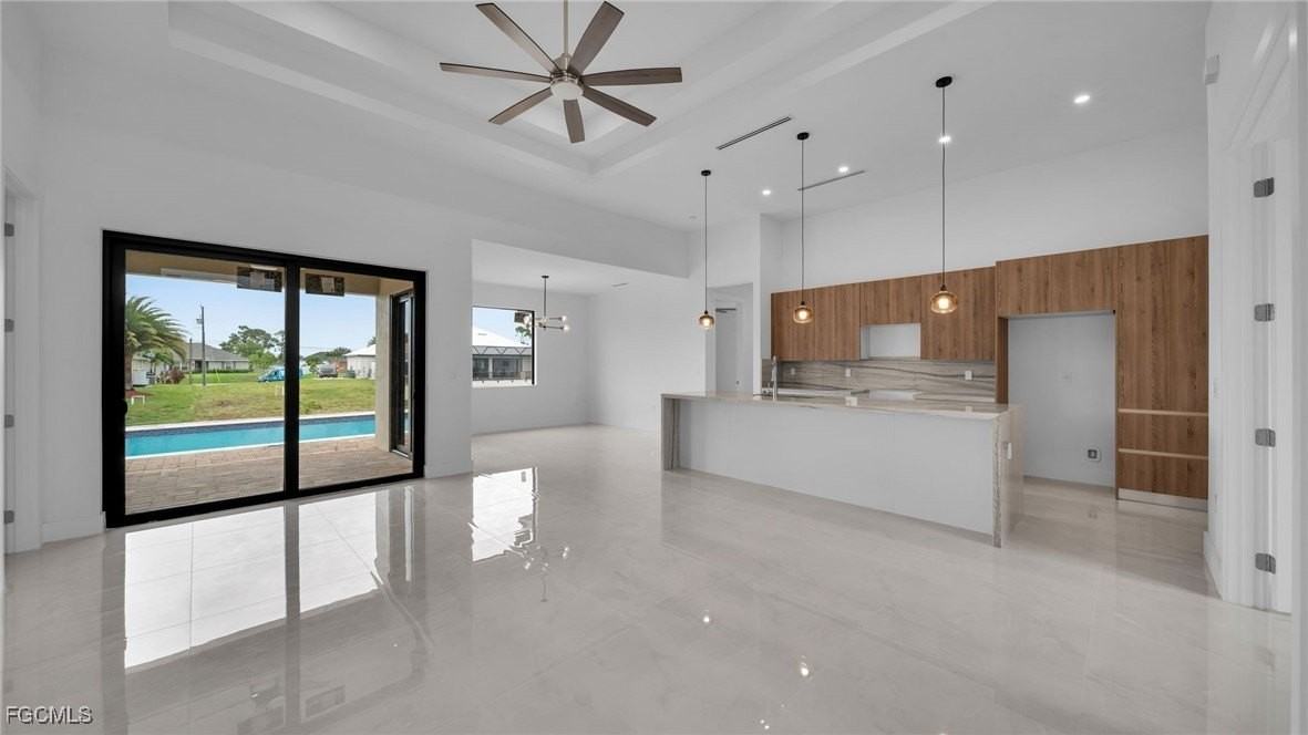 1713 Nw 2nd St - Photo 6 of 50