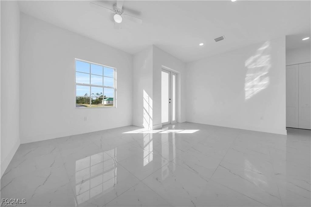 3310 11th St W - Photo 3 of 20