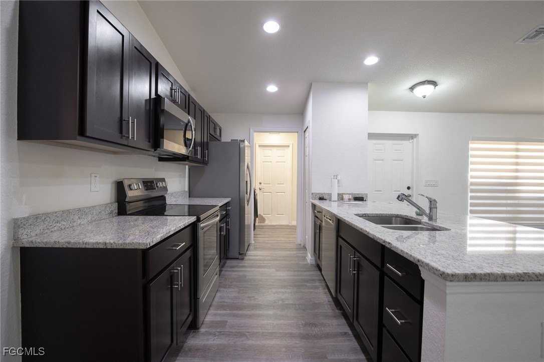 8105 Rolling Ct - Photo 6 of 19