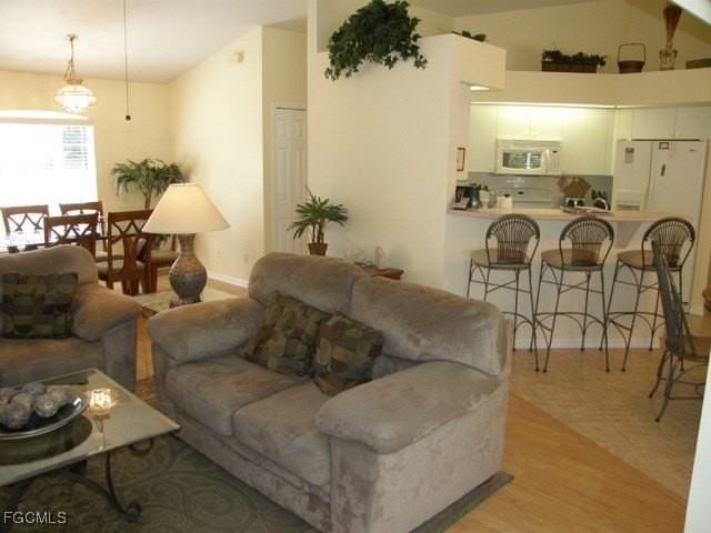 4418 Sw 25th Ave - Photo 5 of 16