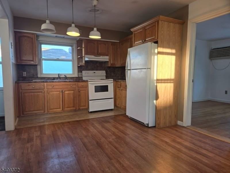 75 Newby Ave - Photo 3 of 9