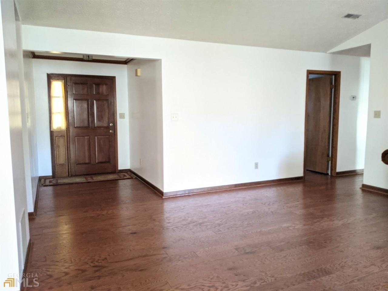 137 Hilo Rd - Photo 5 of 16