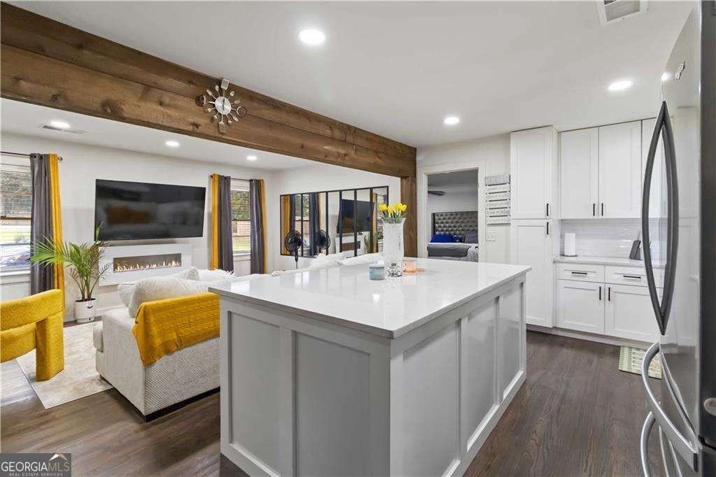 2327 Young Rd - Photo 7 of 40