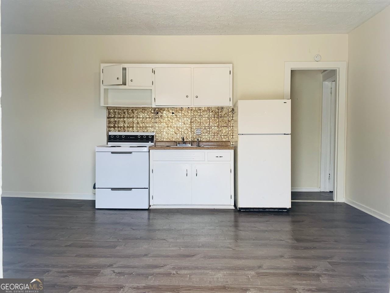 504 Broad St Apt 5 #5 - Photo 3 of 12