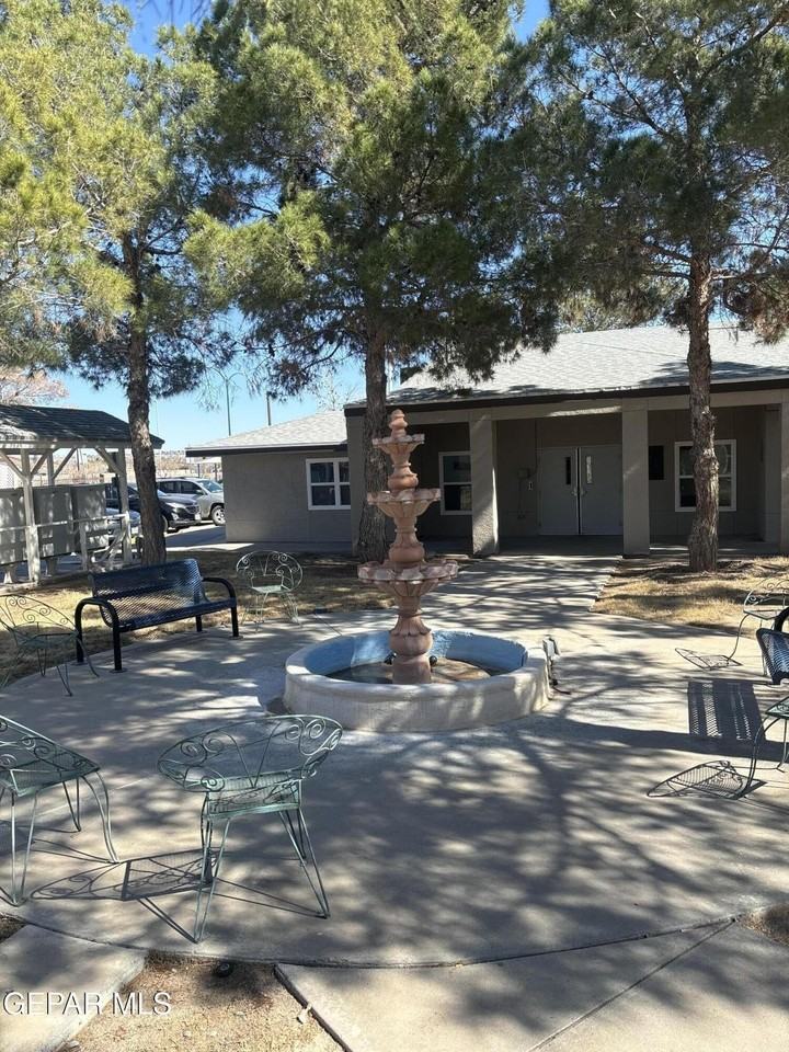 7840 Knights Dr Apt 216 #216 - Photo 3 of 17