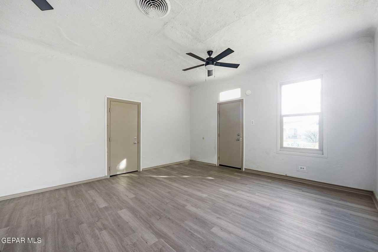 4009 Tularosa Ave - Photo 6 of 17