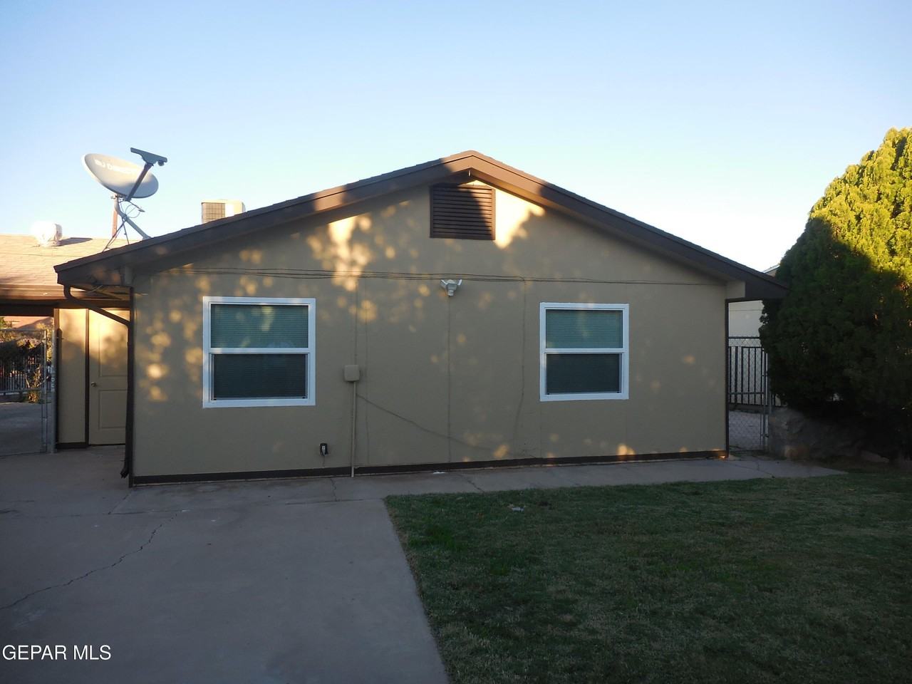 608 Thames Dr - Photo 6 of 28