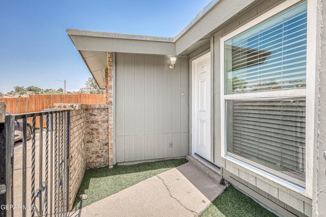 630 White Cliffs Dr Apt C #C - Photo 4 of 29