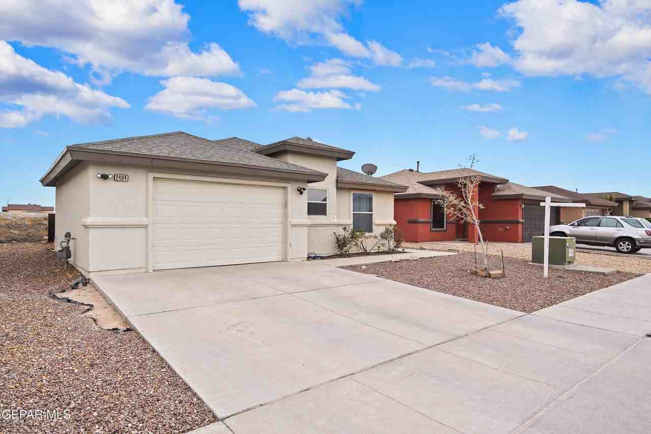 2404 Escape Point St - Photo 2 of 27