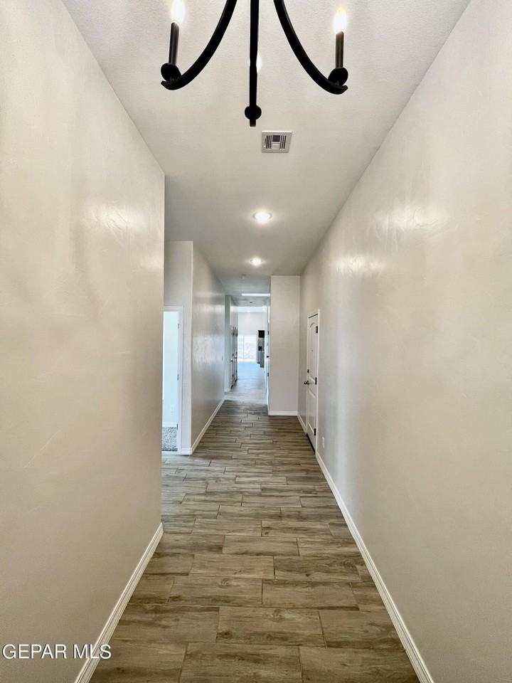 14852 Mike A Mendoza Ave - Photo 4 of 50