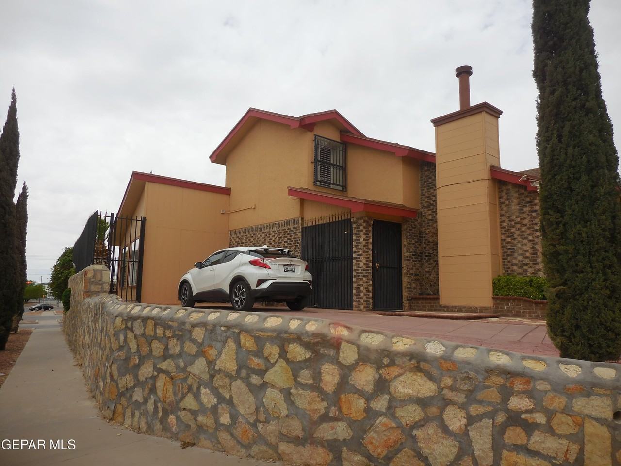 11901 Van Gogh Dr - Photo 2 of 28