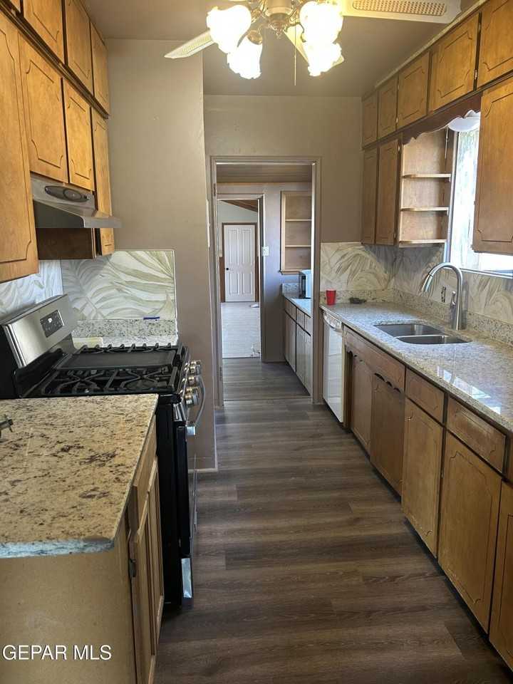 4331 Emory Rd - Photo 5 of 31