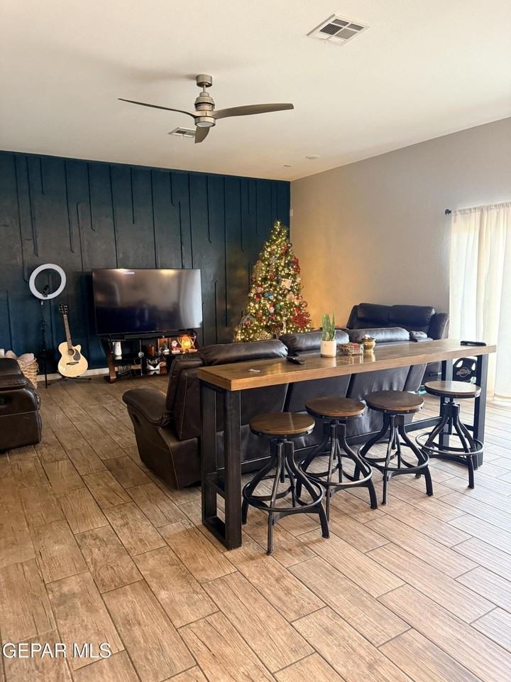 548 La Entrada Cir - Photo 7 of 32