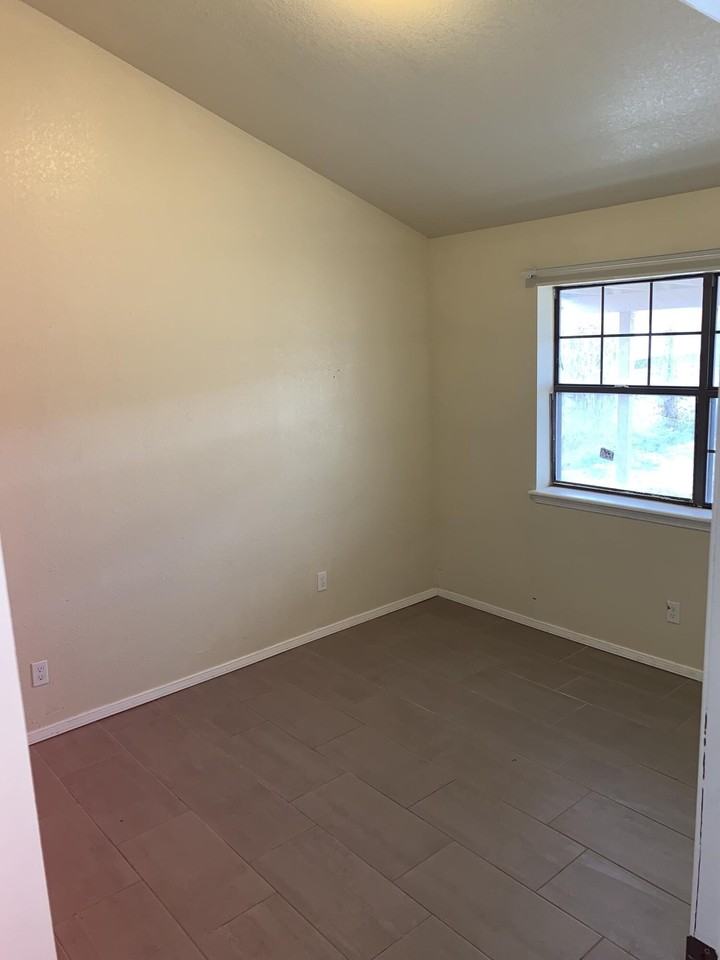 2105 Lake Omega St Unit A #A - Photo 5 of 11