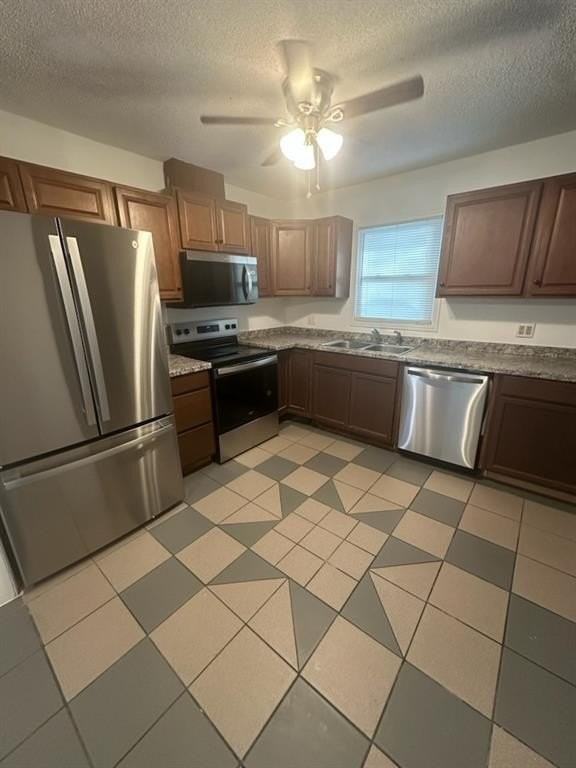 2818 College Park Dr - Photo 3 of 10