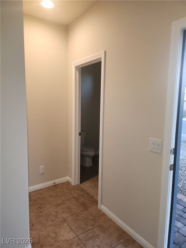 8907 Whitten Park Ave - Photo 7 of 27