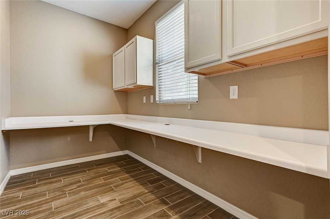 1149 Hillside Peak St - Photo 5 of 15