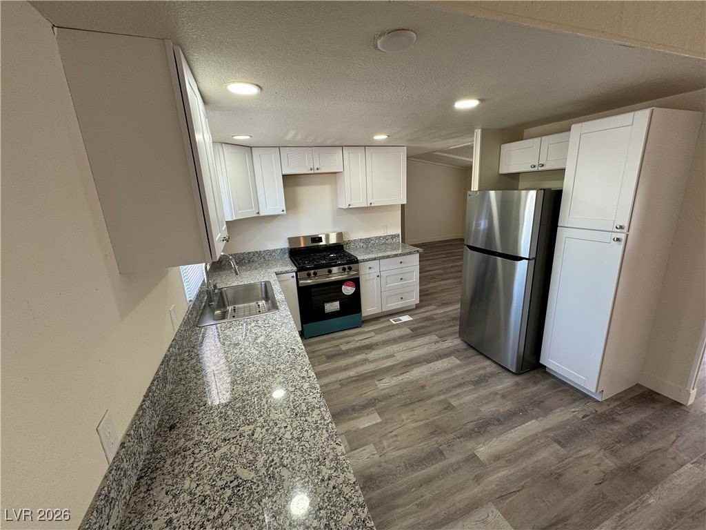 2891 Lassen Ct - Photo 5 of 31