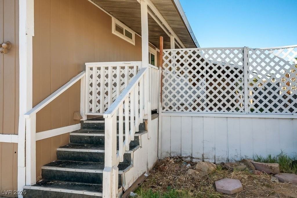 2879 Green Tree Ave - Photo 4 of 36