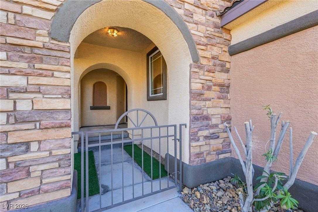 1036 Newbold St - Photo 2 of 37