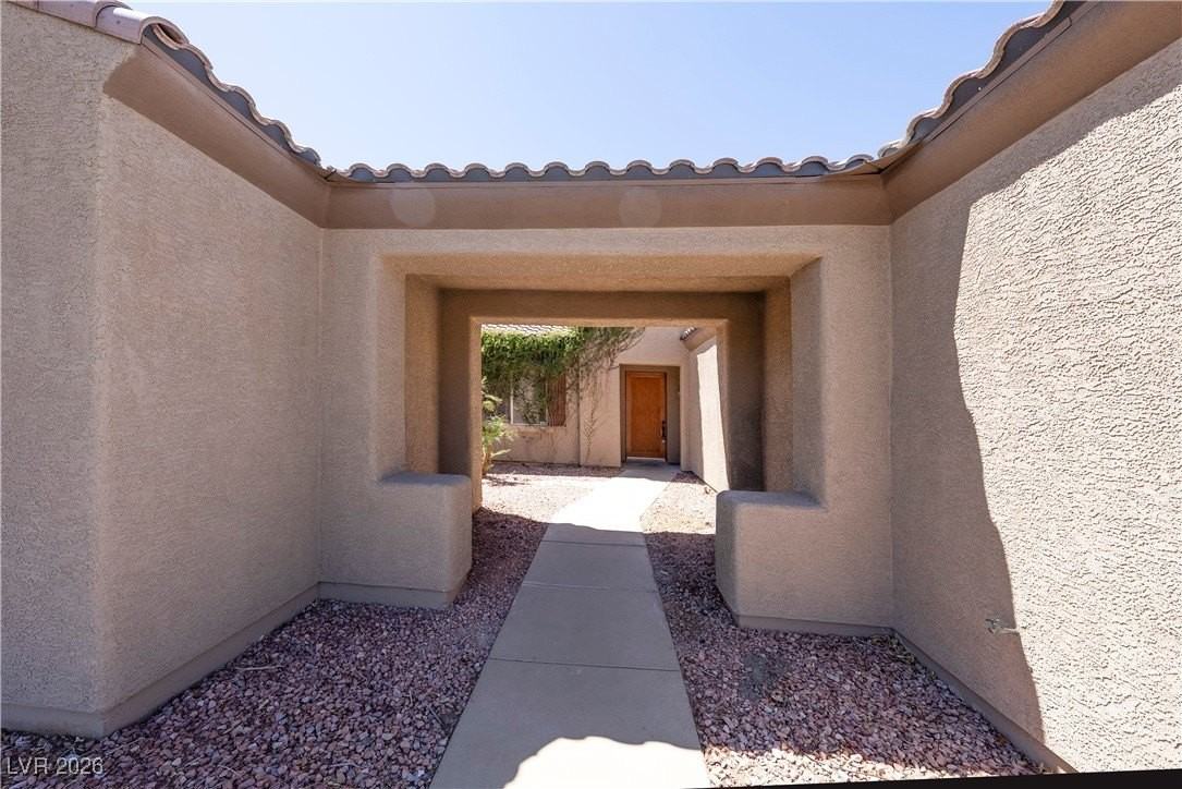 5679 Sunningdale Ct - Photo 4 of 42