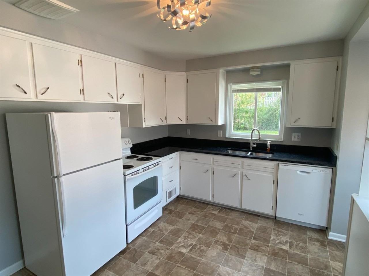 1510 Woodland Dr - Photo 6 of 13