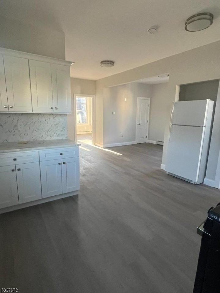 149 Atlantic St - Photo 4 of 11