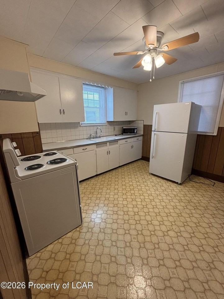 230 Wright Ave - Photo 3 of 9