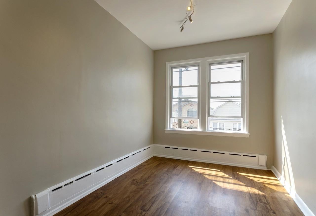 420 Liberty Ave #2F - Photo 2 of 8