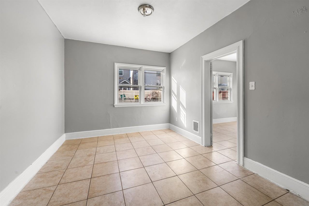 43 Humphrey Ave #2 - Photo 7 of 13