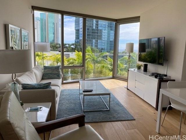 1001 Queen St Apt 802 #802 - Photo 2 of 19