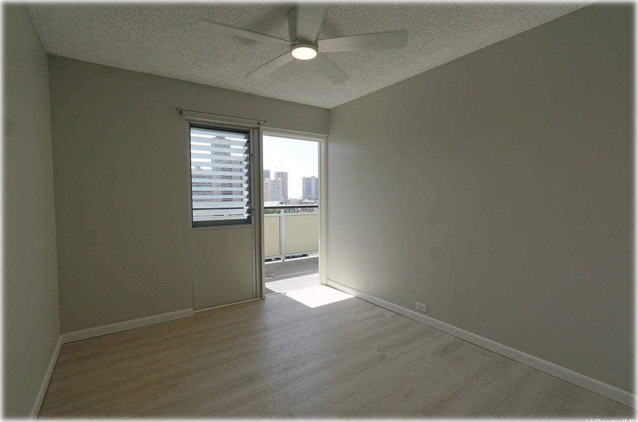 509 University Ave Apt 1004 #1004 - Photo 5 of 21