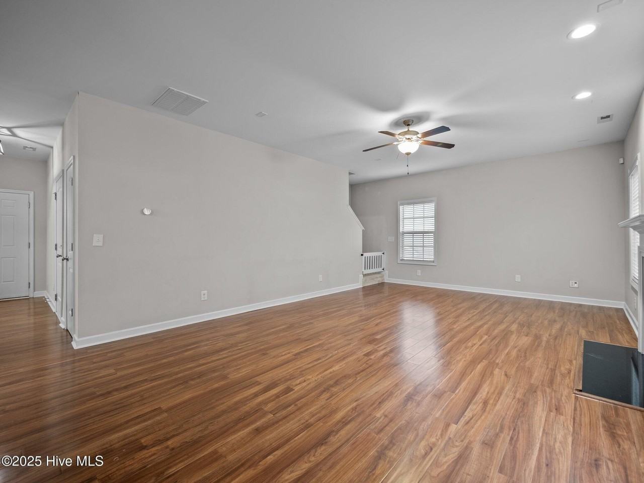 512 Pepperwood Ln - Photo 5 of 29