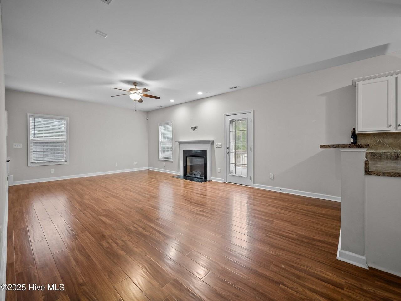 512 Pepperwood Ln - Photo 6 of 29