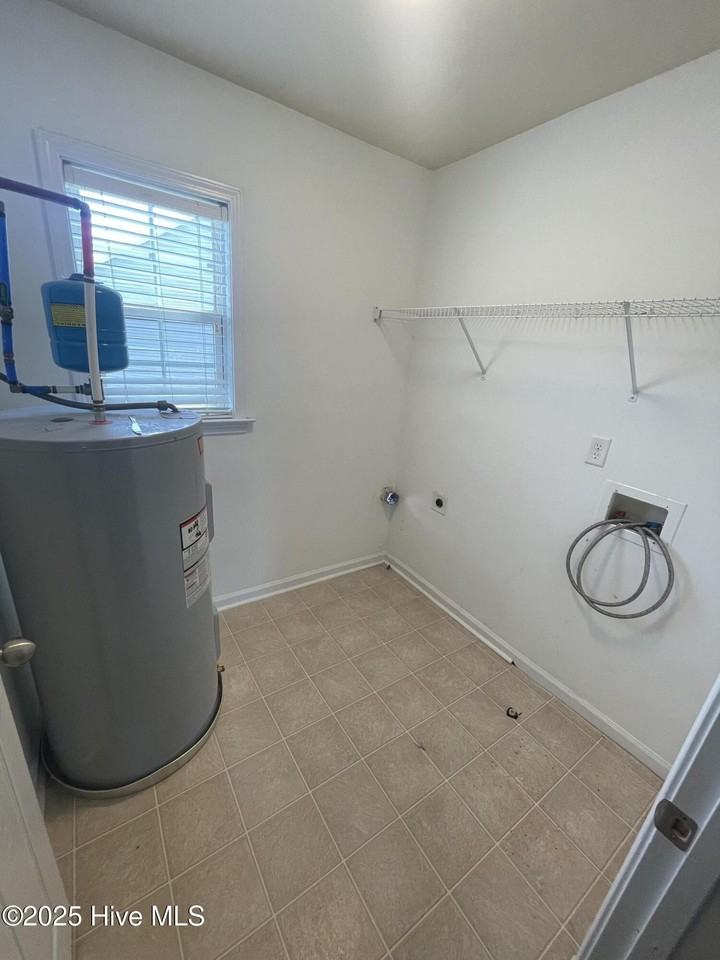 407 Caldwell Loop - Photo 6 of 15