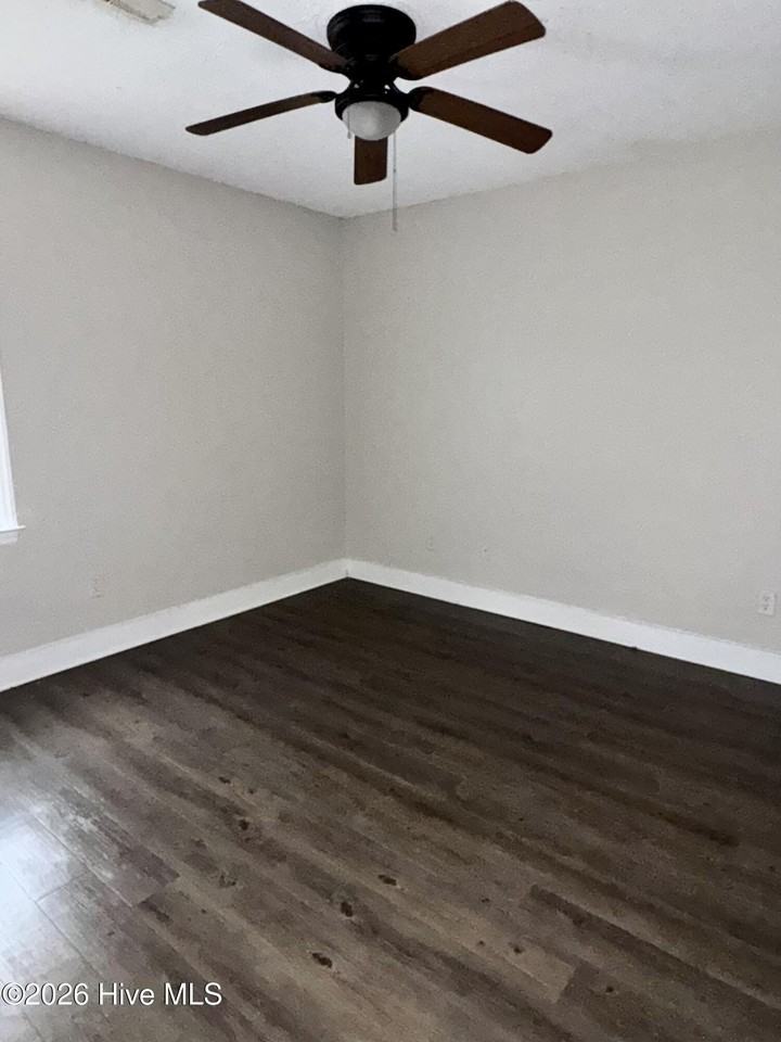 1400 E 1st St Unit A #A - Photo 3 of 9